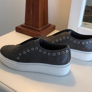 Slip on, platform grey sneakers